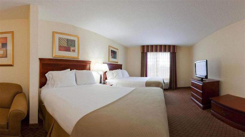 Holiday Inn Express St. Petersburg North / I-275 By Ihg Zewnętrze zdjęcie