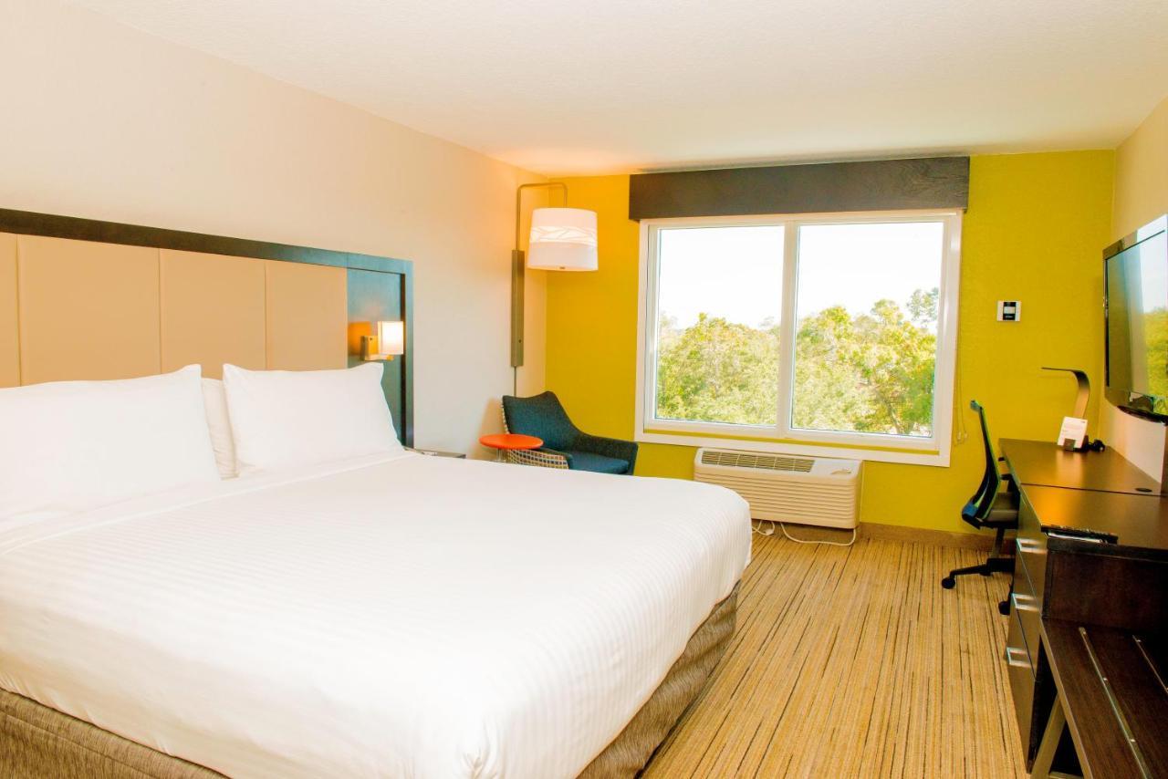 Holiday Inn Express St. Petersburg North / I-275 By Ihg Zewnętrze zdjęcie
